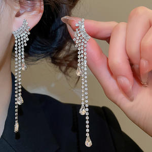 Boucles d'oreilles longues à pampilles en zircon et strass, élégantes et luxueuses pour femmes, pour mariage, fête ou banquet - Product Image 1