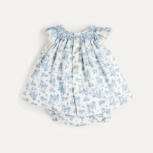 <span class=keywords><strong>Set</strong></span> Personalizzato <span class=keywords><strong>da</strong></span> 2 Pezzi per Neonata con Ricamo e Smock, Colore Blu Stampato, con Culotte per Festa di Compleanno, Vendita all'Ingrosso - Product Image 2