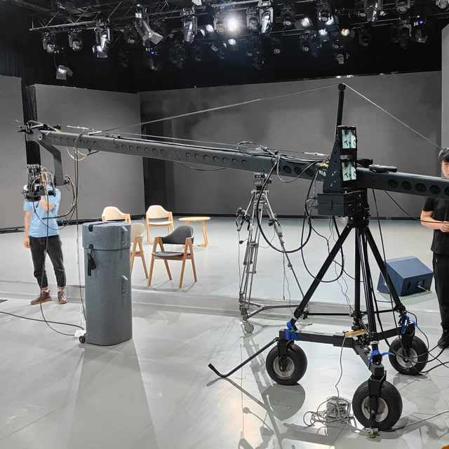 Professional Video Equipment Shooting for Films, Sutido, Sports, Church, Commercial, Wedding Jimmy Jib Camera Crane Jib