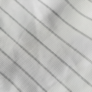 Tejido de punto de malla tricot 100% poliéster teñido liso de 90 g/m² y 75D, suministro de fábrica, OEM Vietnam, para forro de chaqueta, 63 pulgadas - Product Image 1