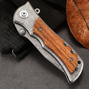 EDC Couteau de poche de survie pour camping en plein air Couteau pliant haute dureté Outil Manche en <span class=keywords><strong>bois</strong></span> Motif damassé gravé sur <span class=keywords><strong>lame</strong></span> - Product Image 5