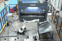 Prensa Plegadora CNC Industrial con Brazo Robótico 200T 3200mm DA69S 8+1 Ejes, Máquina de Plegado Automática Servo para Procesamiento de Chapa Metálica