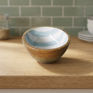 Bol en bois de manguier fait main avec intérieur rayé bleu et blanc, design Wabi Sabi, pour servir les aliments à la maison - Product Image 2