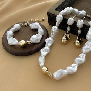 Collier de perles imitation irrégulière vintage, ensemble de bijoux bracelet et boucles d'oreilles pour femmes, accessoires de mariage élégants avec pampilles - Product Image 5