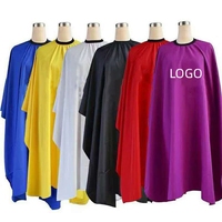 Nouvelle Arrivée Tablier de Barbier Noir en Polyester Pongee Imperméable avec Logo Personnalisé pour Teinture et Coiffure, Cape de Salon de Coiffure