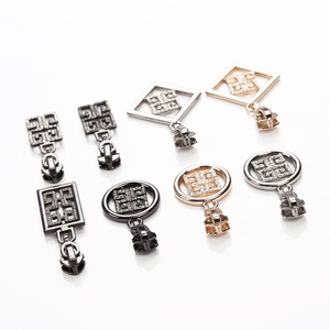 Ventes en gros de tirettes de fermeture éclair en métal diamanté, alliage de zinc pour vêtements et sacs à main - Product Image 2