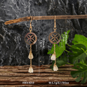 Joyería hawaiana Concha flor alambre envuelto hecho a mano jazmín pendientes de cuentas - Product Image 2