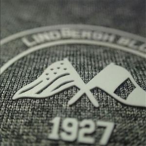 Étiquette en caoutchouc silicone personnalisée de 1 mm d'épaisseur, impression 3D en relief, logo de marque, autocollants de transfert thermique en plastisol pour vêtements de sport - Product Image 3