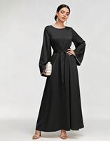 Robe longue maxi élégante en polyester uni avec ceinture à nouer à la taille, manches longues évasées et bordure de perles pour femme, style Abaya Kaftan musulman