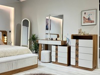 Ensemble de chambre à coucher moderne haut de gamme en MDF avec lit, tables de chevet, coiffeuse et armoire