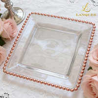 Assiettes de présentation carrées en verre Lanques de 12,6 pouces, vente en gros, dorées et argentées, avec perles, pour la décoration de mariage