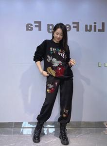 Completo Due Pezzi Oversize da <span class=keywords><strong>Donna</strong></span> con <span class=keywords><strong>Felpa</strong></span> a Collo Alto e <span class=keywords><strong>Pantaloni</strong></span> Jogger con Strass a Maniche Lunghe per Autunno, Sport e Casual - Product Image 6