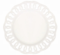 Assiettes de présentation en porcelaine blanche en gros, gaufrées, avec dentelle ajourée, pour mariage, lot d'assiettes de dîner