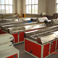 GEGAO 300 kg/h Nouvelle arrivée Extrusion de profilés en PVC pour fenêtres Machine d'extrusion de profilés en PVC pour stratification de coins