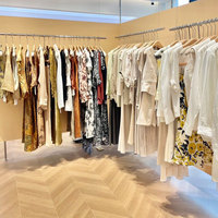Liquidation à bas prix Marque Stock Vêtements Vêtements d'Occasion Vêtements pour Femmes Balles Pantalon Veste T-shirt Robe Mix and Match Wholesale