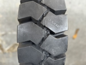 28*9-15 औद्योगिक ठोस टायर पार्ट्स रबर फोर्कलिफ्ट अटैचमेंट टायर 3-टन इलेक्ट्रिक लिफ्ट ट्रक एक्सेसरीज 600-9 6.50-10 - Product Image 4