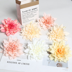 Lichao Dahlia Flower Headpiece Fleurs artificielles en soie faites à la main Décorations de mariage Multicolore 18328127424 - Product Image 2