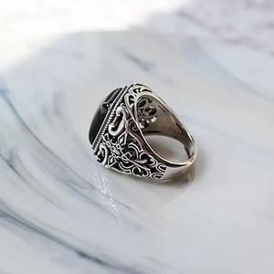 Cincin Terbuka Pria Vintage S925 Alloy dengan Inlay <span class=keywords><strong>Onyx</strong></span> Hitam Alami Desain Kreatif Perhiasan untuk Dipakai Sehari-hari - Product Image 4