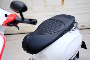 Coussin de Siège de Moto en Cuir PU Confortable Accessoires pour VESPA SPRINT 150 toute l'année - Product Image 3