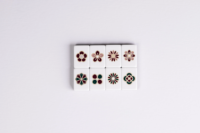 Ensemble de Mahjong américain en acrylique de luxe rouge de la collection HAUS pour 4 joueurs - Jeu de société élégant pour le divertissement et les cadeaux