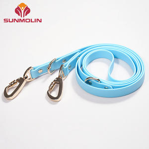 Ustom-collar y correa de PVC impermeable para perro, correa de longitud suave ajustable con textura de cuero y revestimiento de silicona - Product Image 3