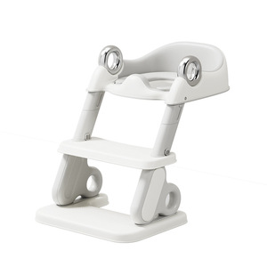 ที่นั่งชักโครกเด็ก Baby Guard Town พร้อมบันไดเหยียบ วัสดุ PP ป้องกันการลื่น 360 องศา สำหรับฝึกการขับถ่ายของเด็กเล็ก - Product Image 2