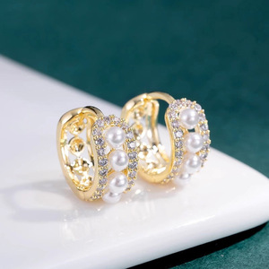Orecchini a Cerchio con Perline per Donne, Design Elegante e Unico, Gioielli Versatili per l'Uso Quotidiano - Product Image 6