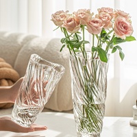Vase en verre Alice de style européen, luxe léger, avec motif torsadé en cristal, design moderne et simple pour les occasions de mariage