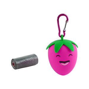 Dispensador de Bolsas para Excremento de Mascotas, Diseño de Fresa, Silicona, Portátil, con Mosquetón y Bolsa de Plástico - Product Image 4