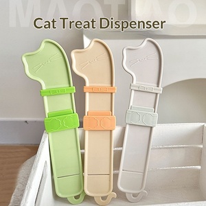 Cuillère distributrice de nourriture pour chat en plastique avec ouvre-boîte et cuillère à friandises pour les fournitures d'alimentation des animaux de compagnie - Product Image 3