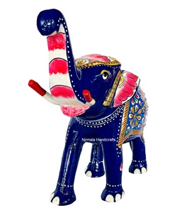 Figura de elefante de metal con trompa levantada, en pose de la suerte, pintada estilo Rajasthani, con esmalte Meenakari, hecha a mano. - Product Image 2