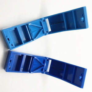 Cortador de pastillas de transporte de <span class=keywords><strong>Farmacia</strong></span> de bolsillo Mini profesional azul portátil de buena calidad cortador de tabletas de plástico - Product Image 3