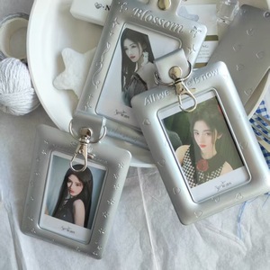 حامل بطاقات من البلاستيك PVC بتصميم نجمة وقلب وشريط فضي مقاس 3 بوصات، منظم لبطاقات الصور وحامل شارات الهوية، متوفر بالجملة - Product Image 3