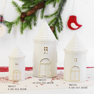 Casa de pueblo de Navidad de porcelana blanca moderna, decoración de cerámica para fiesta - Product Image 1