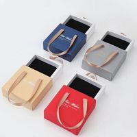 Sac à main en papier pour bijoux avec logo personnalisé Petit sac à provisions de luxe Emballage de cadeau pour collier bague bijoux Sac en papier portable
