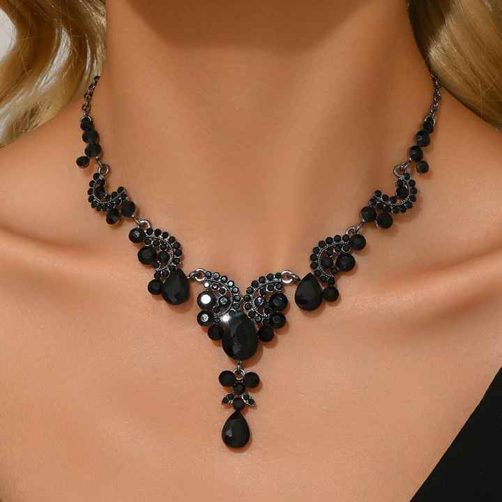 Full Diamond Flash Big Water Drop Necklace Retro Cross Mirror Elegant High Sense Choker Jewelry