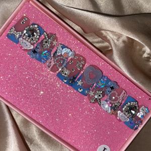 Kits de <span class=keywords><strong>uñas</strong></span> de ataúd de cubierta completa Extra larga de acrílico hecho a mano ostentoso de lujo decoración de diamantes de imitación 3D estilo francés <span class=keywords><strong>uñas</strong></span> postizas a presión - Product Image 6