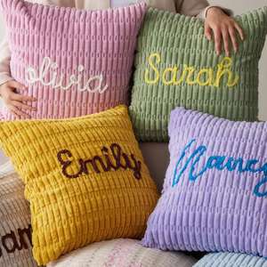 Housse de coussin personnalisée en polyester tricoté chenille, avec nom sur mesure, amovible et lavable, carrée, pour chambre d'enfant - Product Image 3
