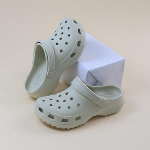 Zuecos Crocs Blancos para Mujer, Punta Cerrada, Suela Suave, Zapatos Cómodos para Exteriores, Grosor Medio, Aptos para las Cuatro Estaciones - Product Image 5