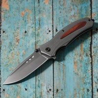 Vente en gros de couteau pliant de poche F84 de haute qualité, manche en bois, couteau tactique EDC, lame en acier inoxydable pour une utilisation en extérieur