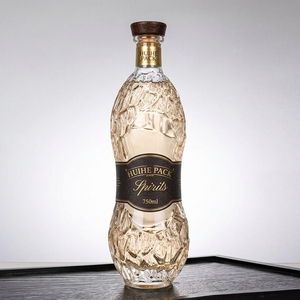 Venta al por mayor de botellas de vidrio transparente de alta gama de 750 ml con forma y textura únicas, impresión personalizada, suministro a granel para tequila, whisky, <span class=keywords><strong>vodka</strong></span> y otras bebidas espirituosas. - Product Image 4