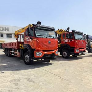 Grue montée sur camion Sinotruk 6*4 équipée d'une grue de levage professionnelle XC MG de 14 tonnes à flèche à 5 sections pour chantier de construction - Product Image 3