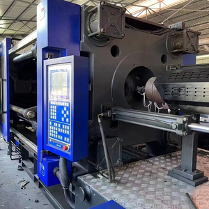 Servomoteur rentable de machine de moulage par injection en plastique haïtien d'occasion de 600 tonnes - Product Image 1