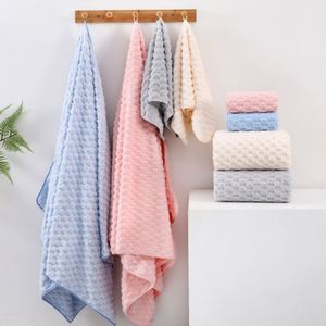 Juego de toallas de baño de microfibra tejida de felpa coral, ecológicas, súper absorbentes, de secado rápido, a cuadros, lavables a mano, venta al por mayor de fábrica - Product Image 1
