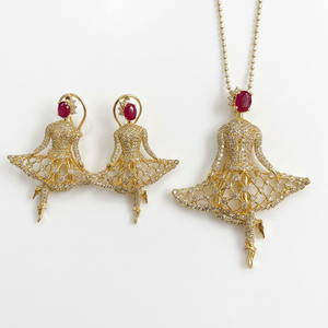 Boucles d'oreilles pendantes de créateur en forme de danseuse, or 10 carats, diamant de laboratoire E F VVS VS, fournisseur de bijoux de mariage - Product Image 1