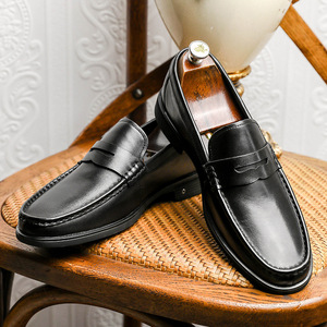 Chaussures décontractées légères en cuir de cheval pour hommes, chaussures décontractées de style business avec construction Goodyear, en cuir véritable respirant et désodorisant - Product Image 1