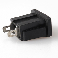 Enchufe de pared Universal de alta calidad C14 Adaptador de enchufe de CA Conector de enchufe hembra 250V 10A Enchufe