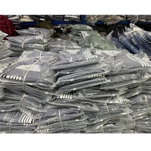 Bộ quần áo nam mùa hè phong cách đường phố, áo thun cổ tròn cài nút và quần dài tay in họa tiết kỹ thuật số, thích hợp cho hoạt động ngoài trời - Product Image 6