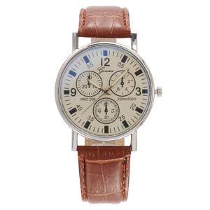 Nuevo reloj para hombre, cronógrafo de tres ojos, cristal con luz azul, correa de cuero, reloj de cuarzo. - Product Image 6