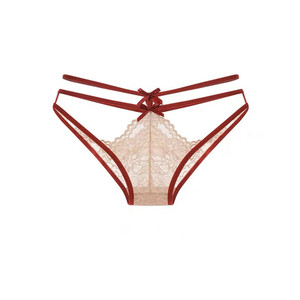 Panties sexys de encaje cruzado con aberturas de Cong Sha, estilo japonés privado y seductor, con un toque erótico puro y apasionado. - Product Image 5